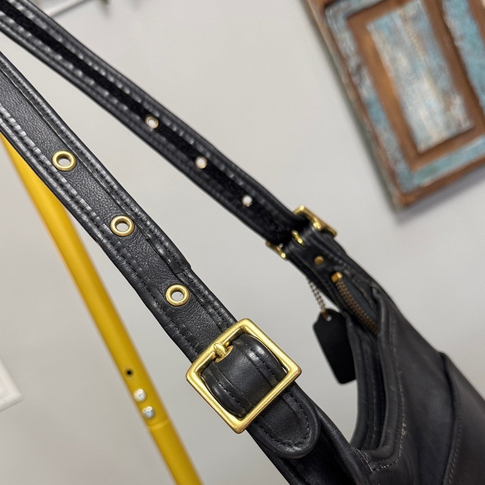 Coach vintage Y2K Janice Legacy Black Leather Bag with Gold Hardware - Picture 6 of 15